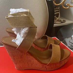 Steve Madden brand new wedges.